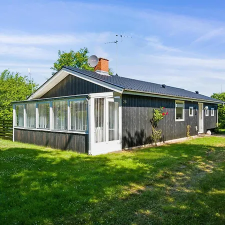Cozy Near Close To Forest, Dunes And One Of Denmarks Bathing Beaches Feriehus